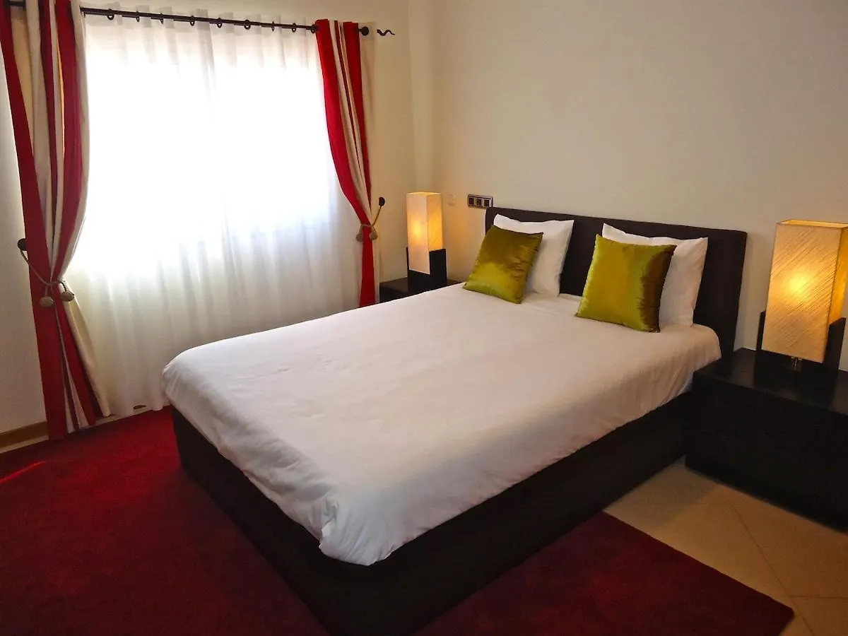 Golden Villa - Luxurious Beach Villa Letterkenny 0*,  Portekiz